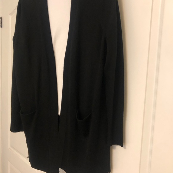 Long sweater/cardi, no buttons, pockets, soft, great condition, small - Picture 6 of 7